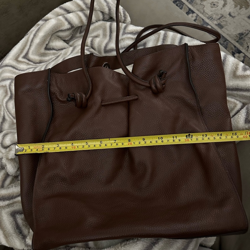 VINCE CAMUTO Evona Leather Tote In Dark Mahogany Smooth Nappa - Picture 11 of 13